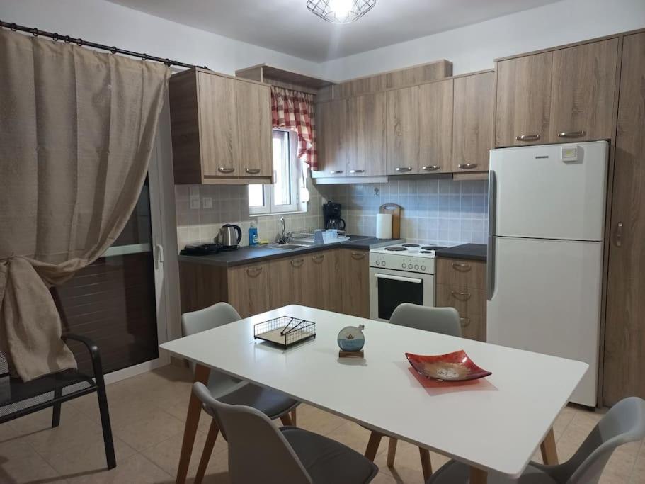 Sophie'S Sunny Spot 1 Apartment Yefira Luaran gambar
